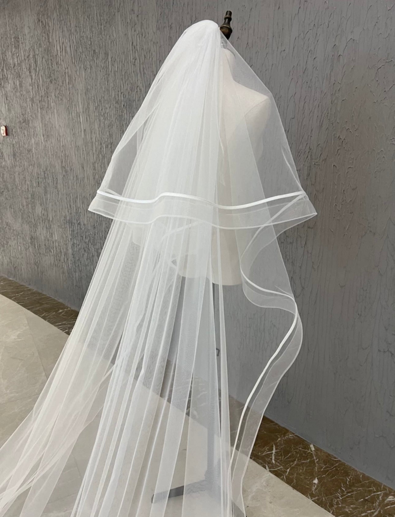 VD-681-1 | Double-Layer Satin-Edge Chapel Veil