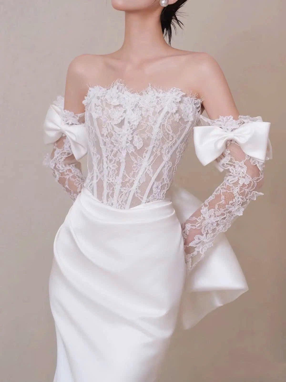 VC-888 | Elegant Lace Mermaid Gown
