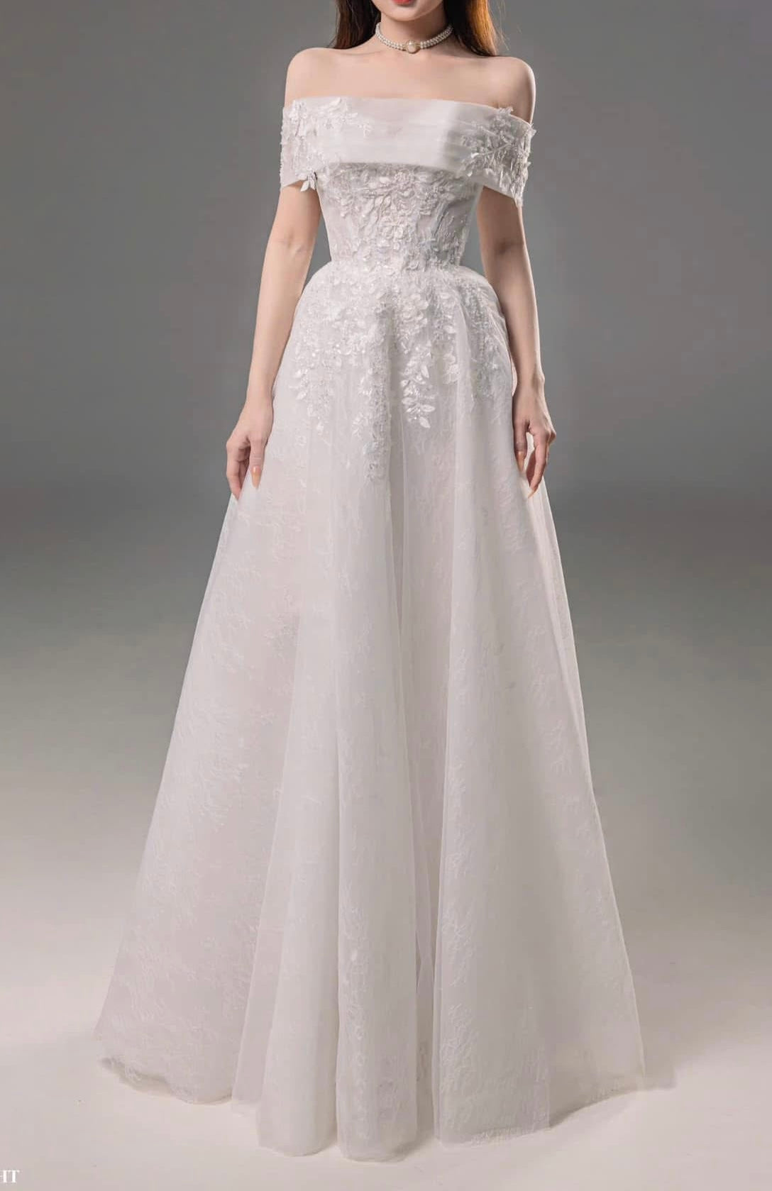 VC-700 | Wedding dress