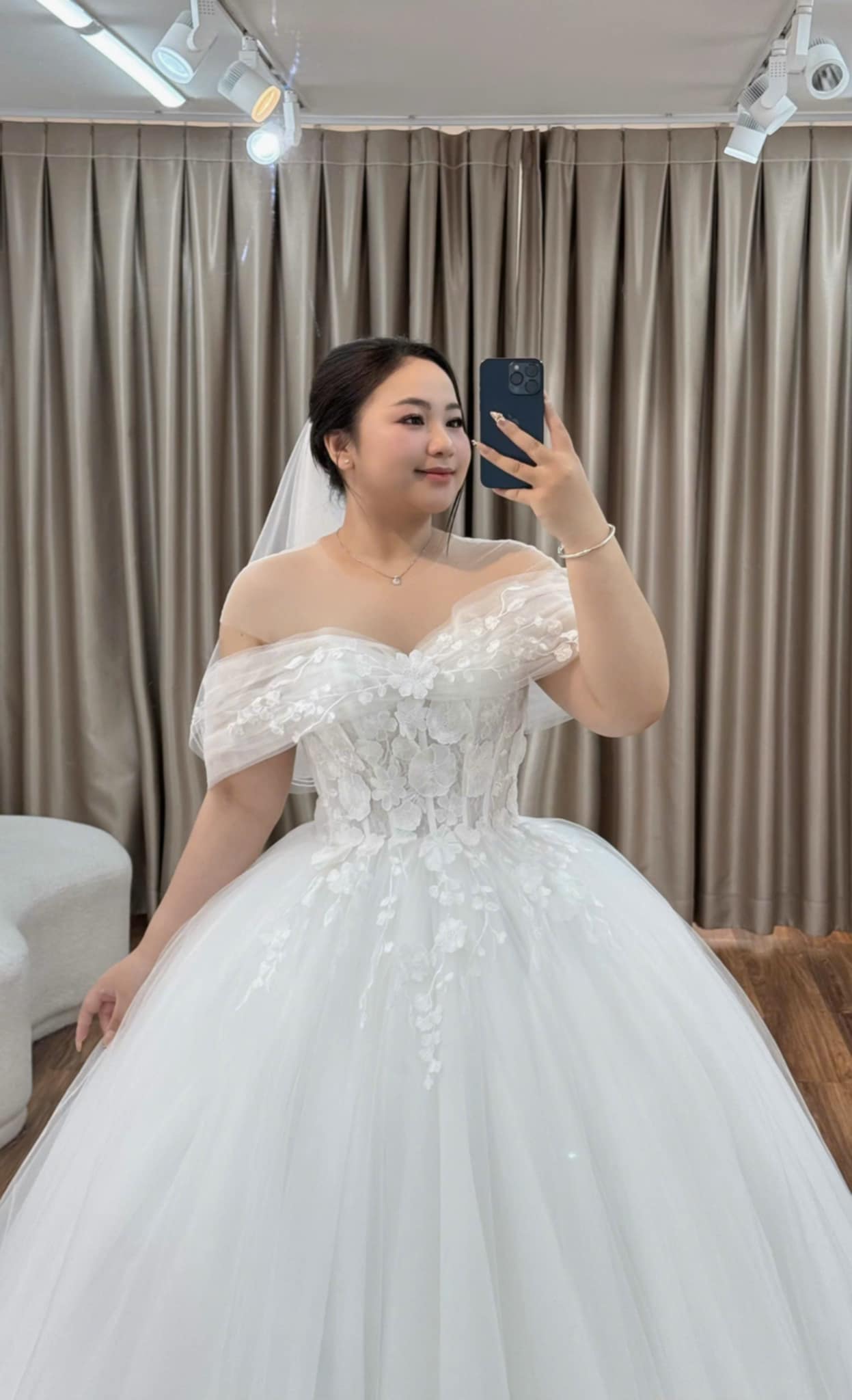VC-611 | Floral Ballgown Gown