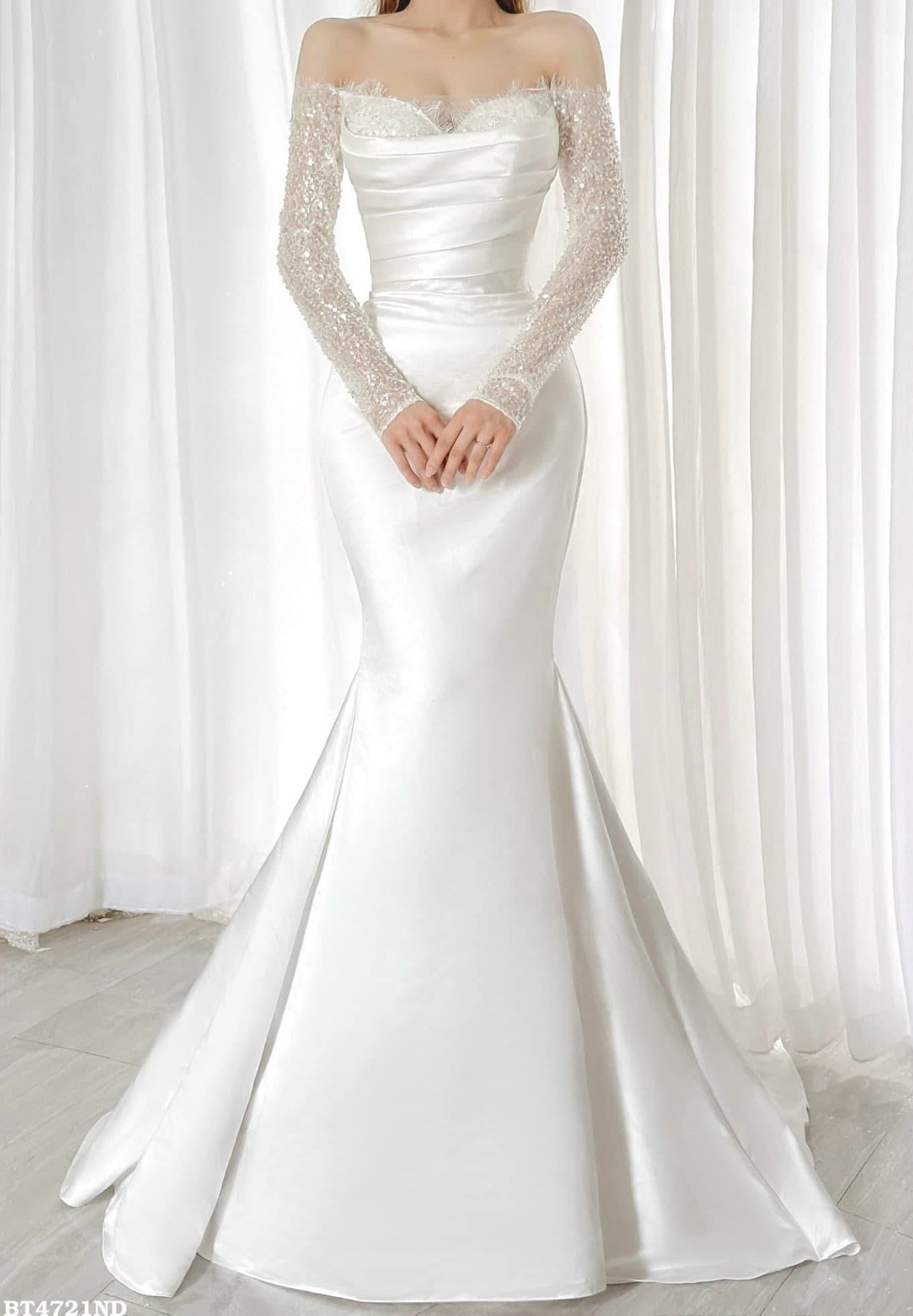 VC -871 | Satin Elegance Mermaid Gown