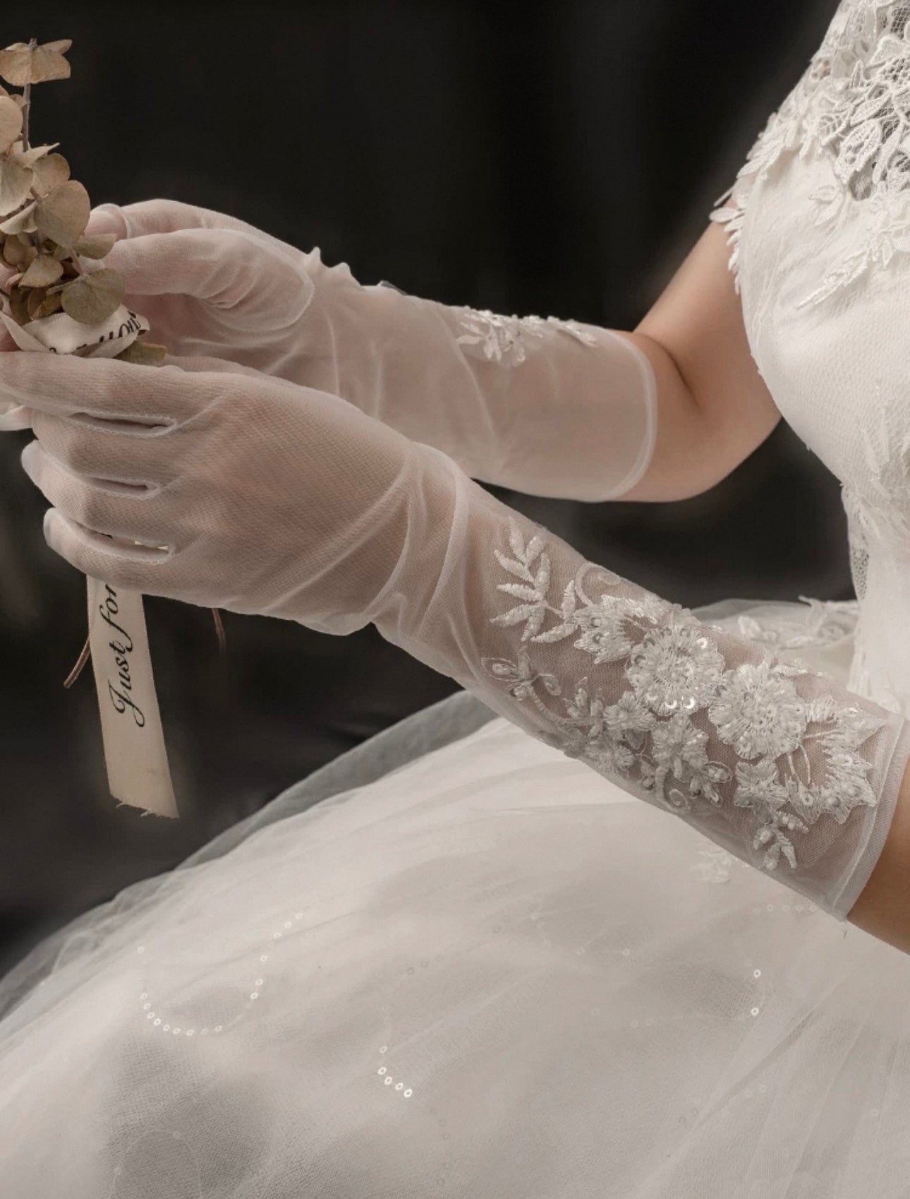 GT-712-10 | Embroidered Tulle Bridal Gloves