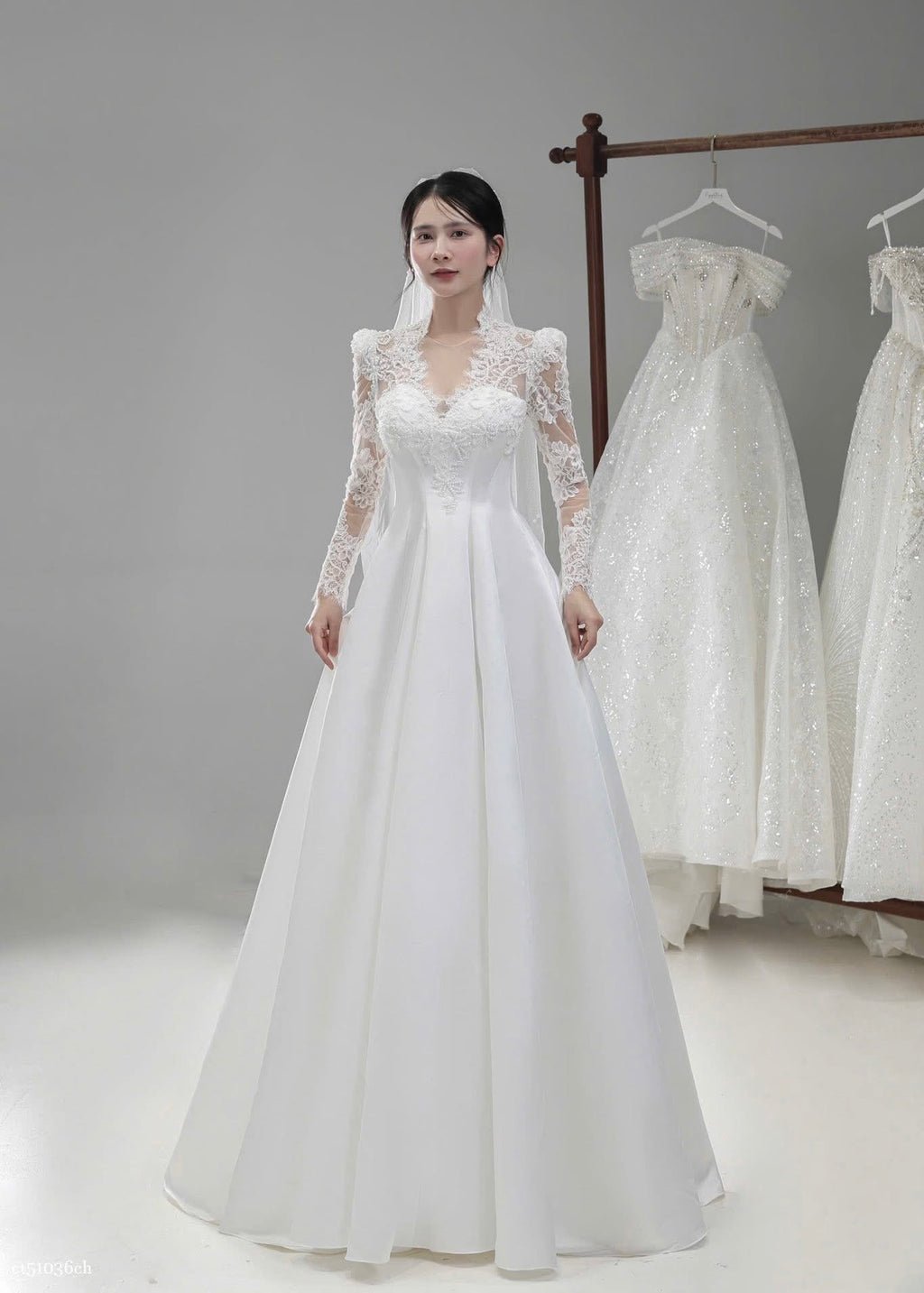 VC-985 | Classic Grace Gown