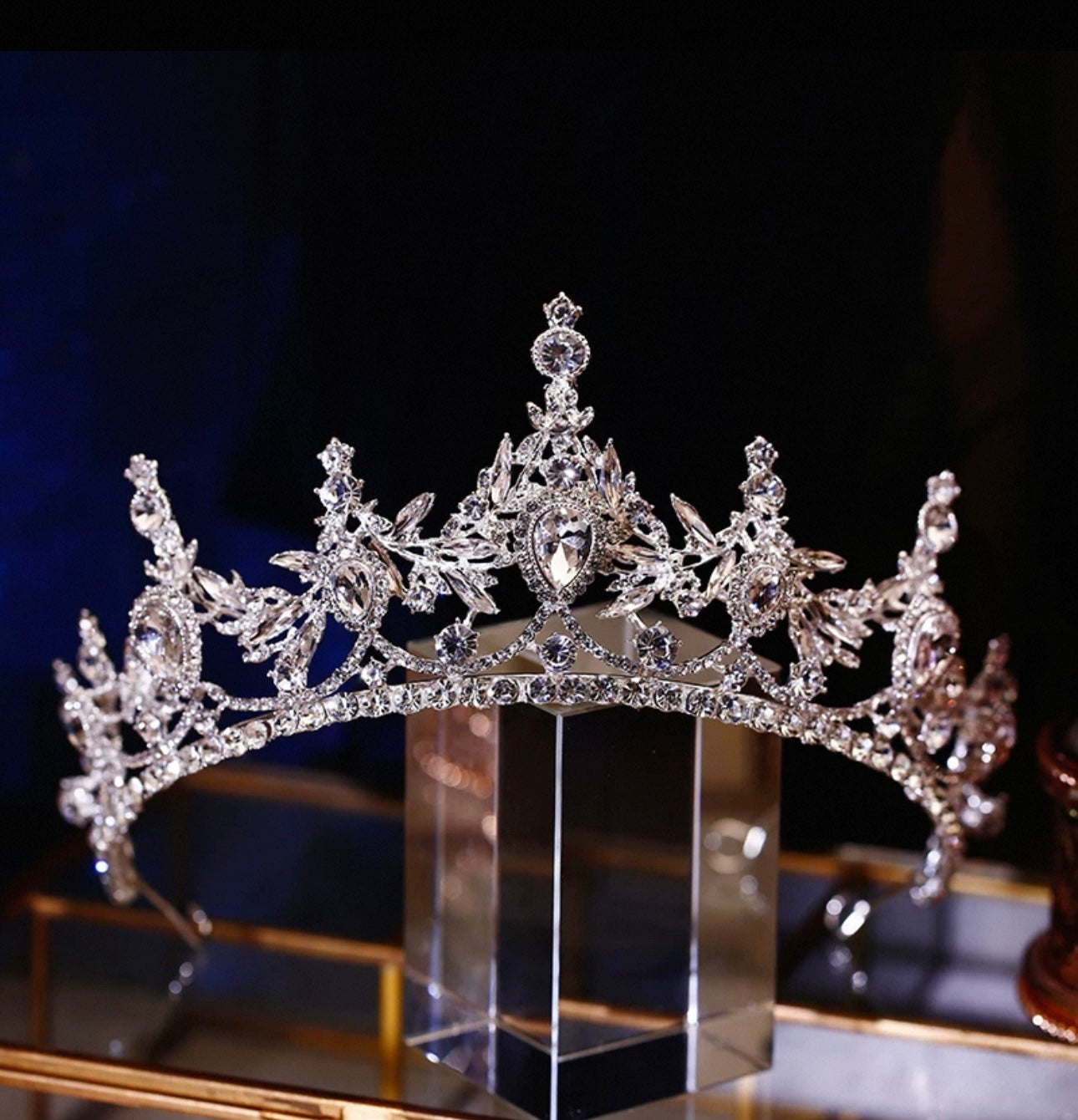 VM-639-2 | Tiara for bridal