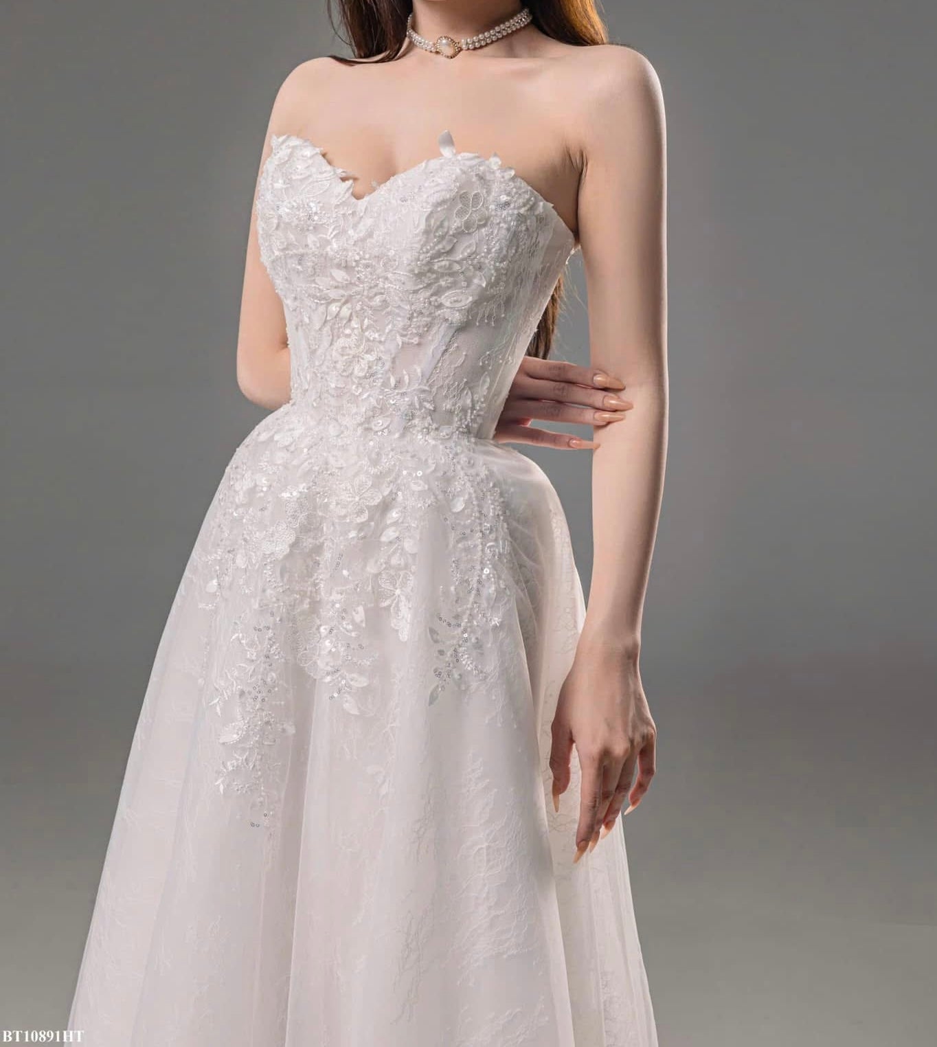 VC-700 | Wedding dress