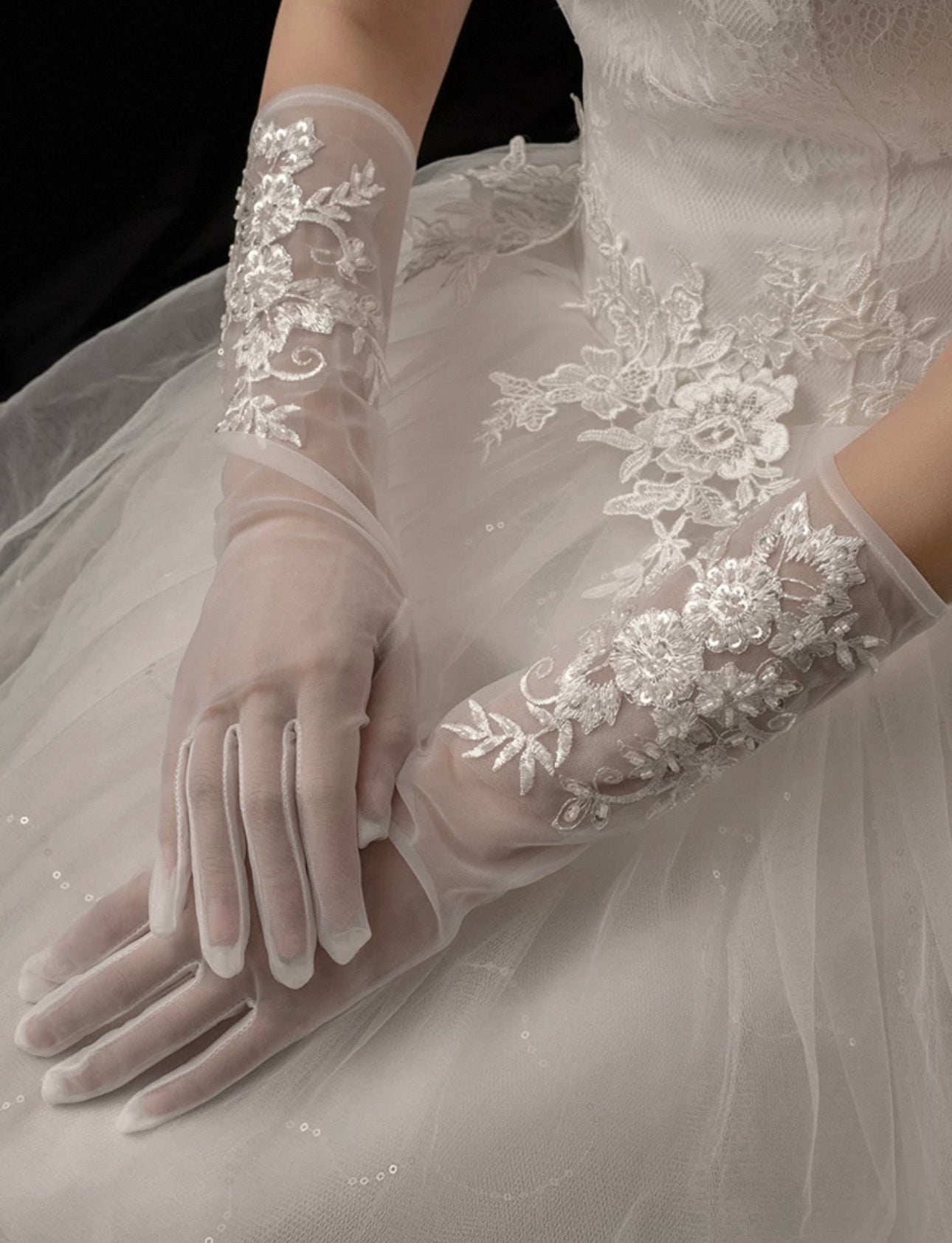 GT-712-10 | Embroidered Tulle Bridal Gloves