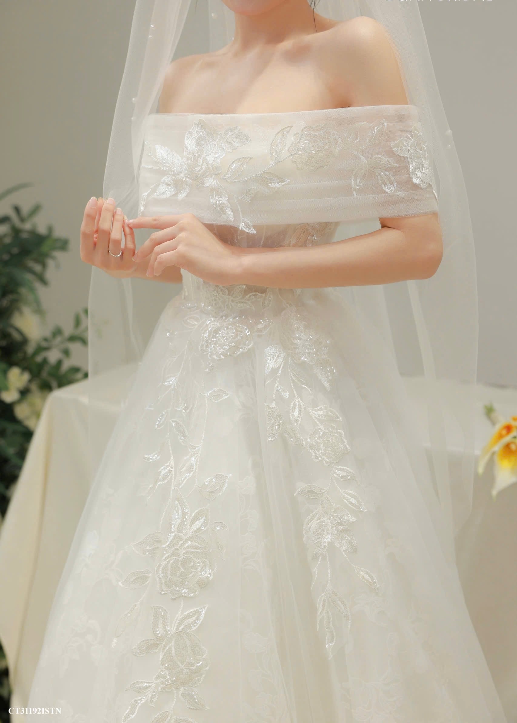 VC-552 | Wedding dress