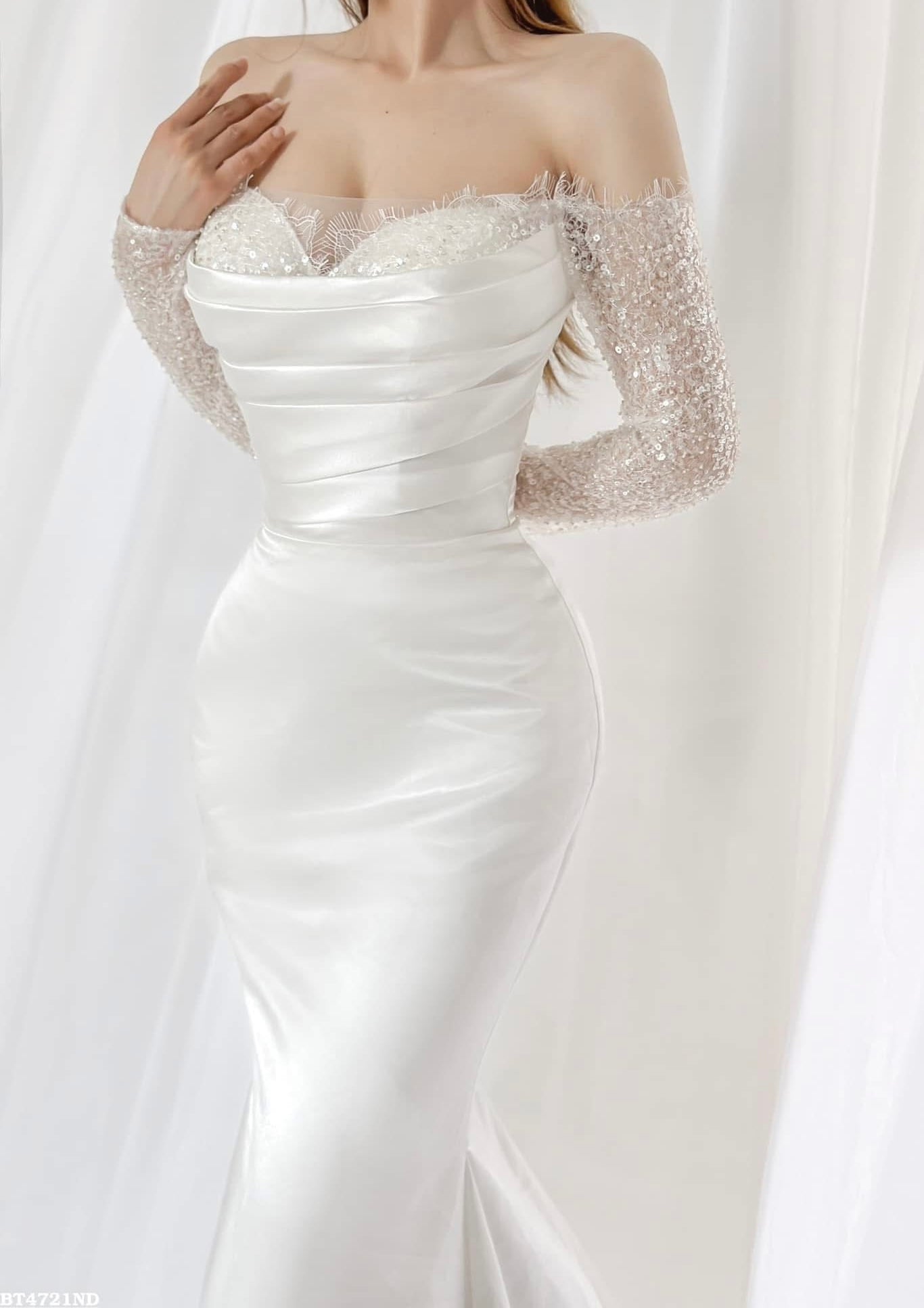 VC -871 | Satin Elegance Mermaid Gown
