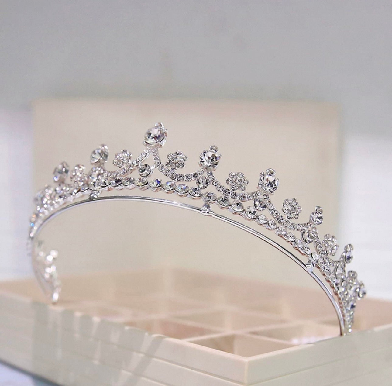 VM-890-2 | Tiara for bridal