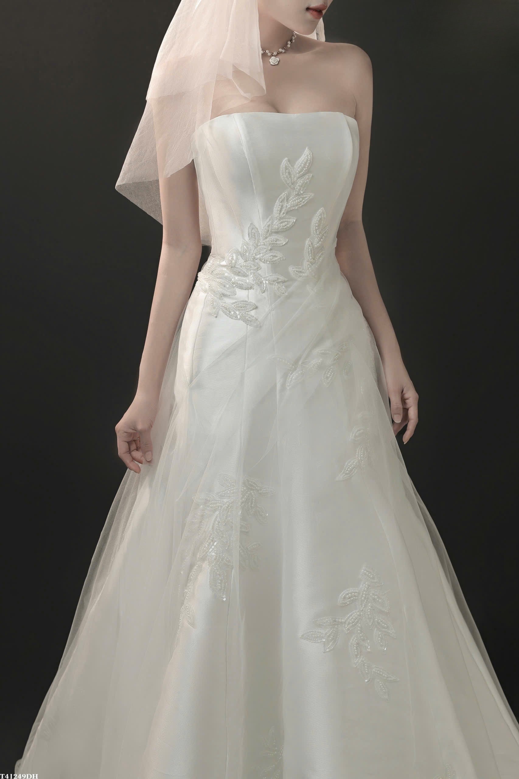 VC-708 | Wedding dress