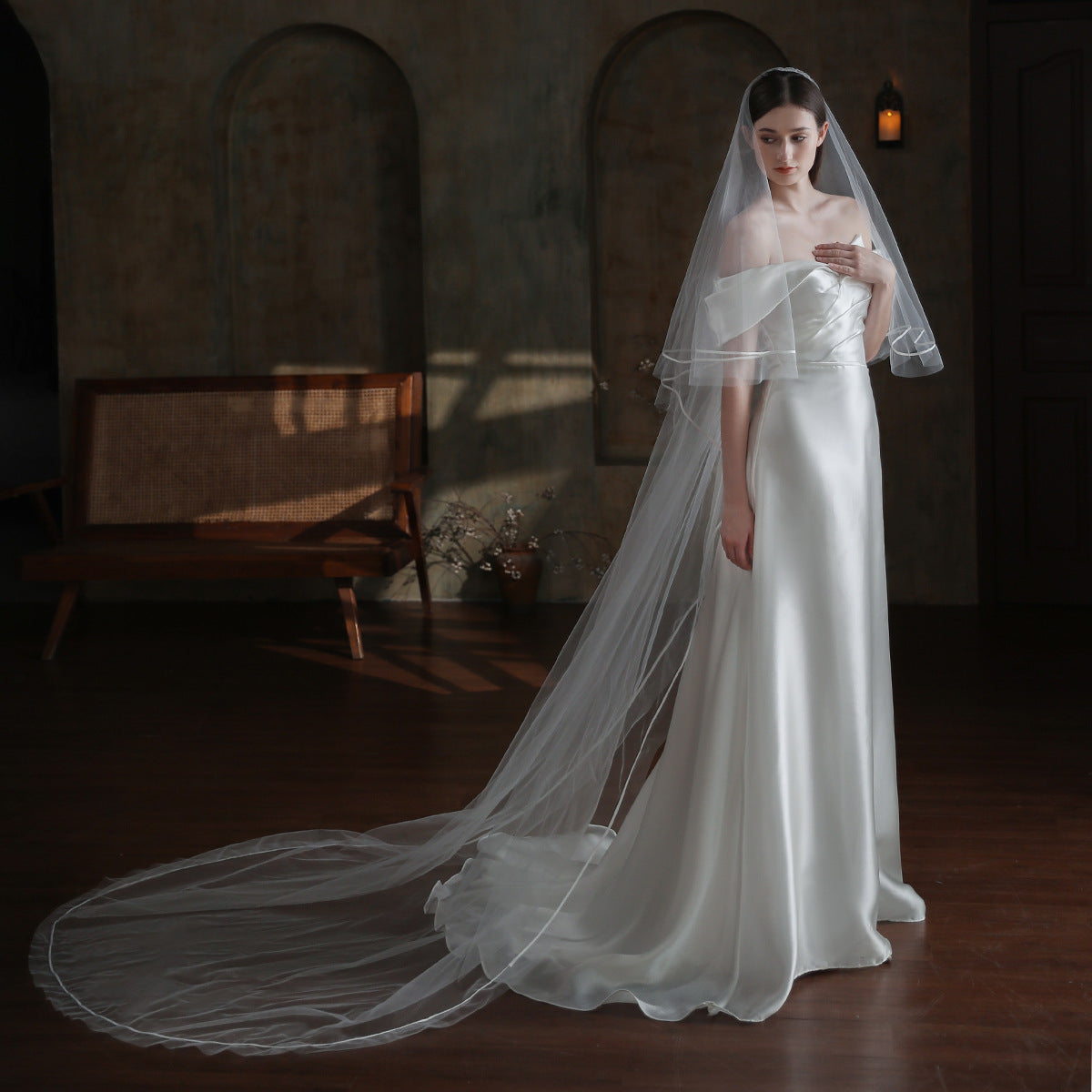 VD-971-5 | Double Layer Satin-Edge Cathedral Veil