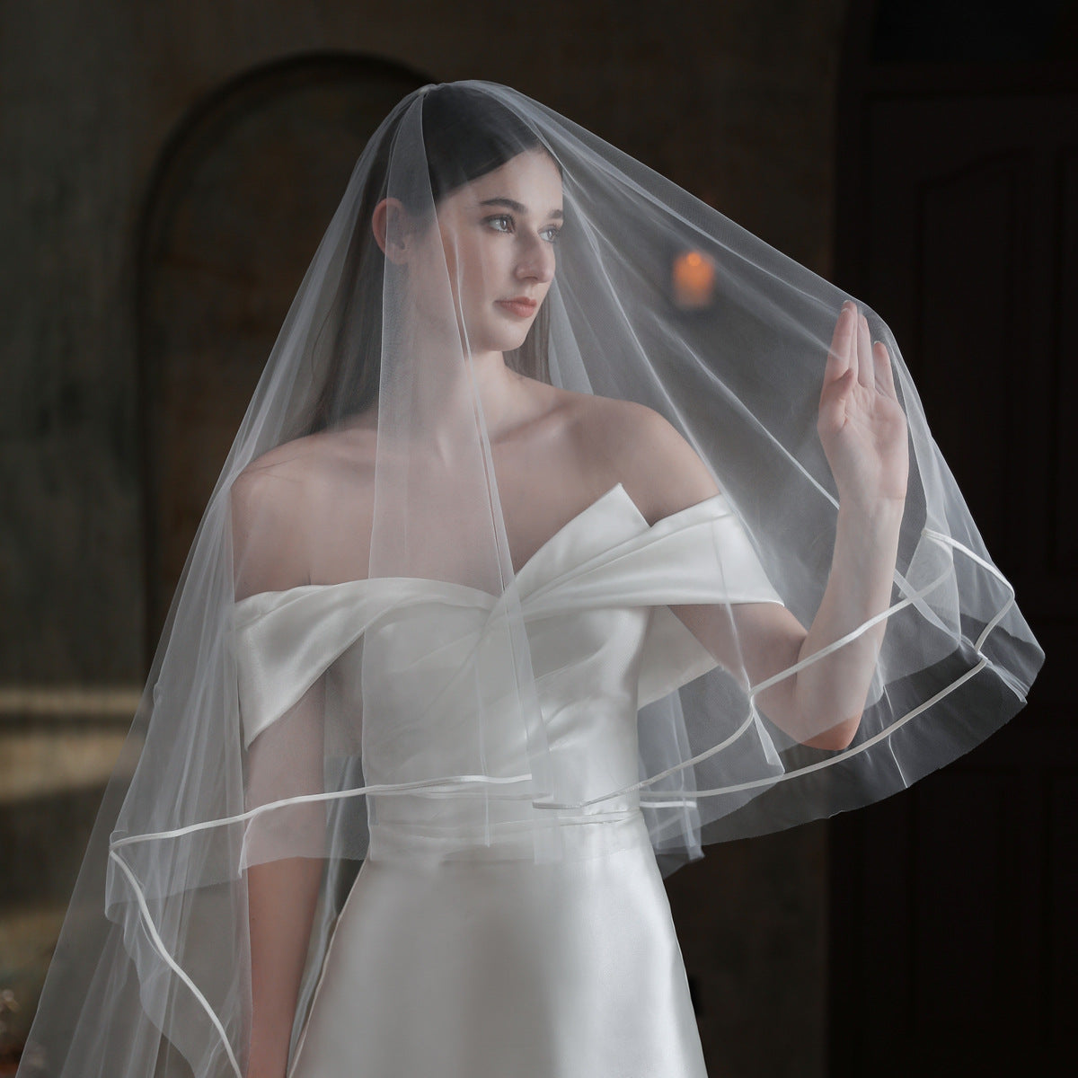 VN-080-5 | Double Layer Satin-Edge Fingertip Veil